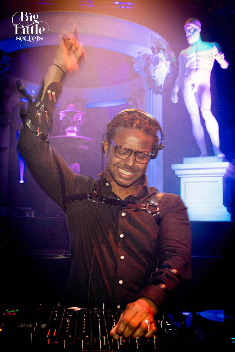 DJ-Beats-en-Luxe-VoyeurX-Lingerie-op-Big-Little-Secrets-Event.jpg