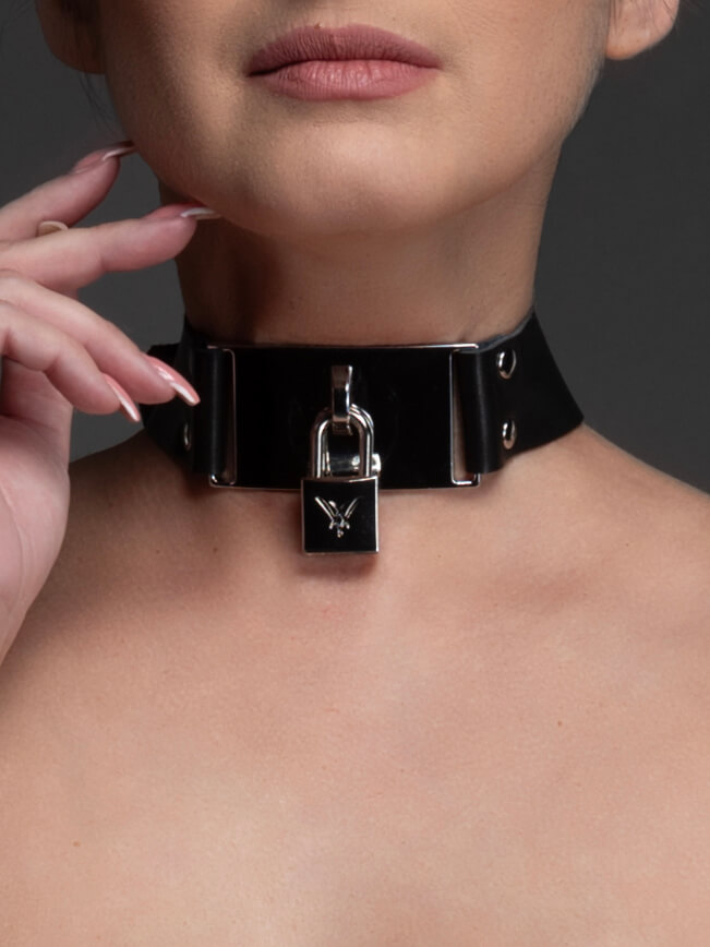 Genuine leather collar with lock black VoyeurX